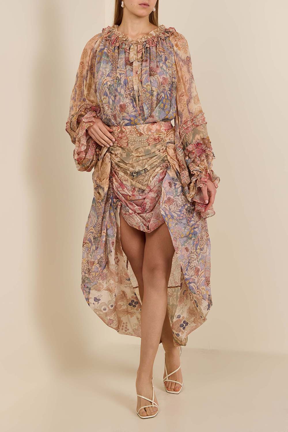 תמונת כל הלוק של חצאית מידי פשתן